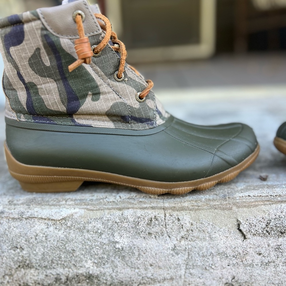 Women’s Sperry Camouflage Boots - Picture 3 of 9